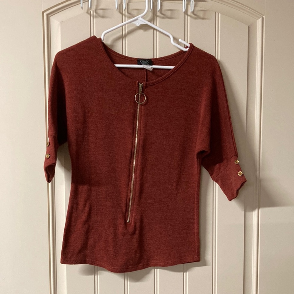 CELLY K Vintage 3/4 Zipper Front Closure 3/4 Sleeves Decorated with Gold Buttons